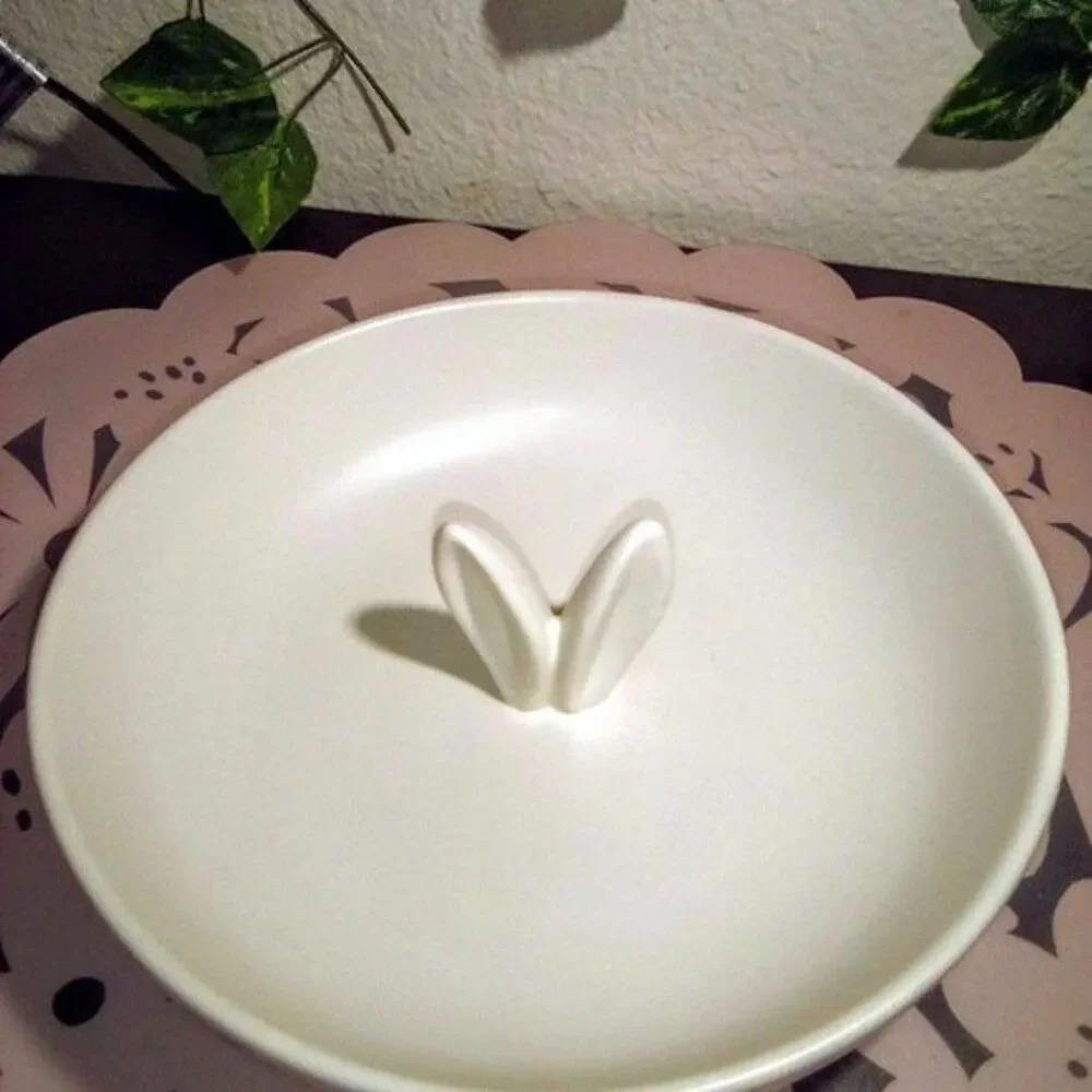 NWT Threshold/Target Bunny Ear Ceramic Serving Dish W/FREE Decorative Wood Eggs